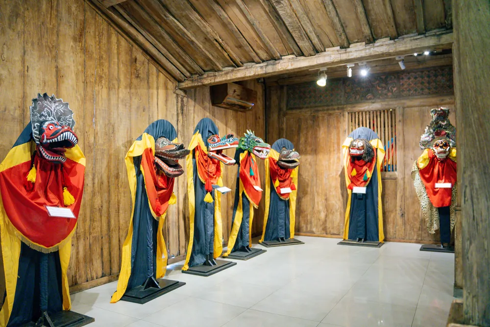 Sacred Faces, Sacred Stories – photo 2