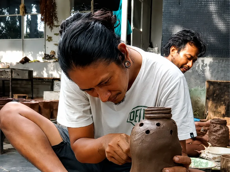 Express Your Terracotta Creations – Rio Saren, Abiansemal, Badung