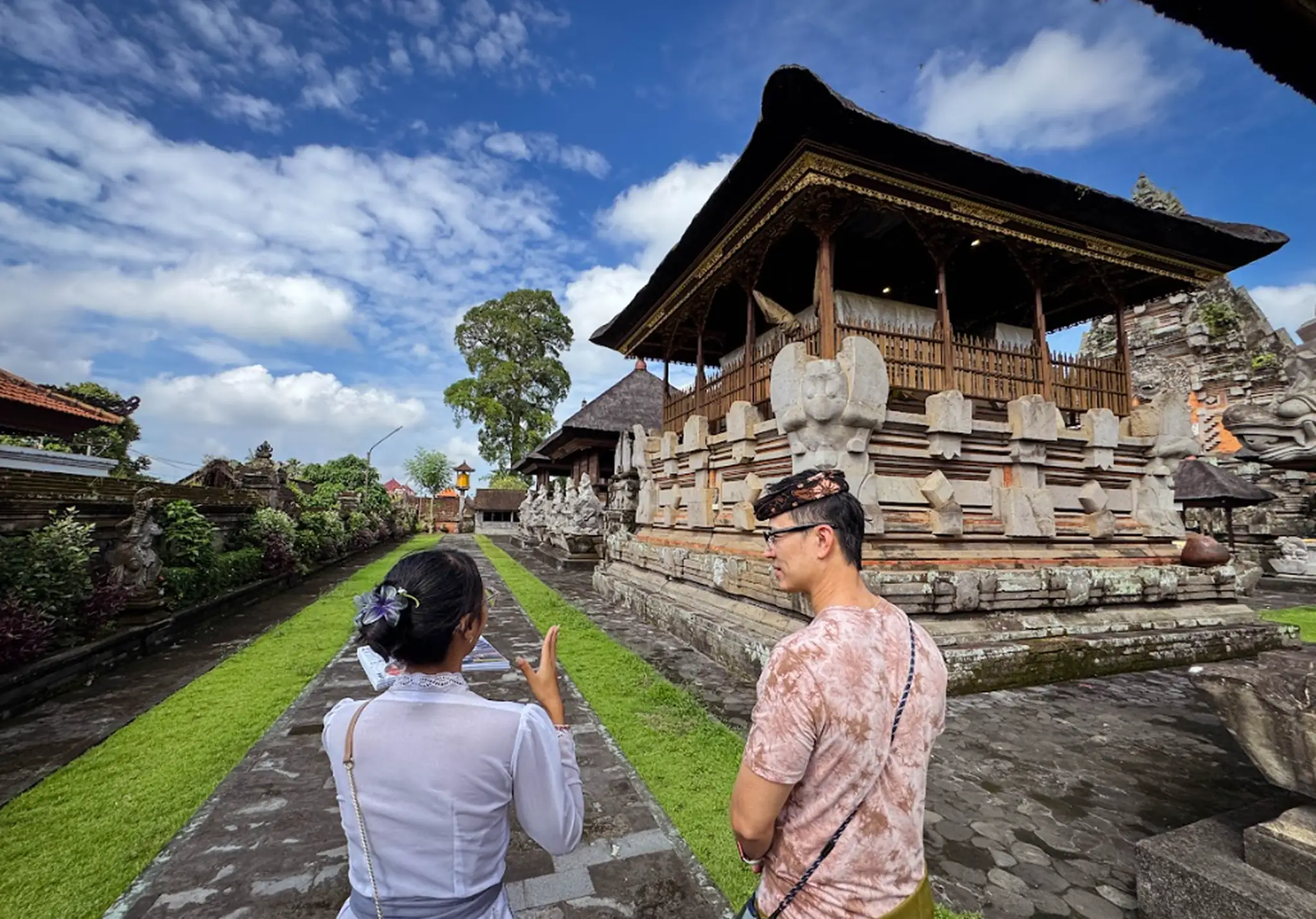 Bali cultural experience - traditional ceremony